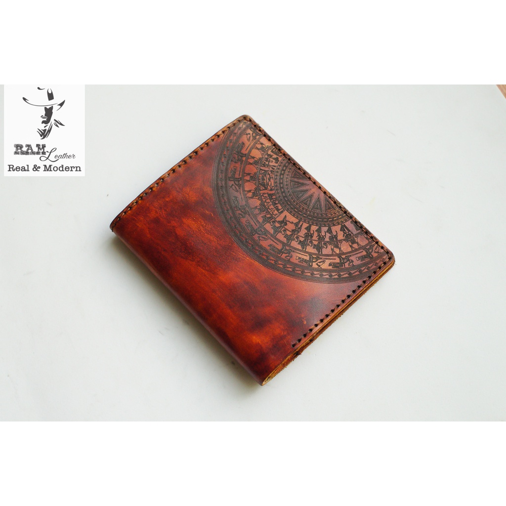 Ví nam handmade da bò vegtan Italia handmade bền chắc cao cấp khắc Trống Đồng Việt Nam nâu sáng RAM Leather