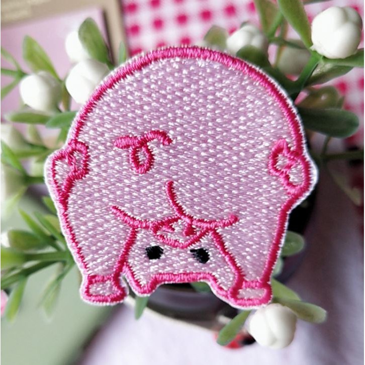 Sticker nhãn dán vải thêu hình heo con hồng đáng yêu tự dính trang trí sổ, vở, mũ bảo hiểm - ST28