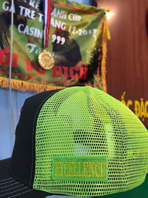 Nón nhập philippin , hình thêu con gà đẹp xuất sắc