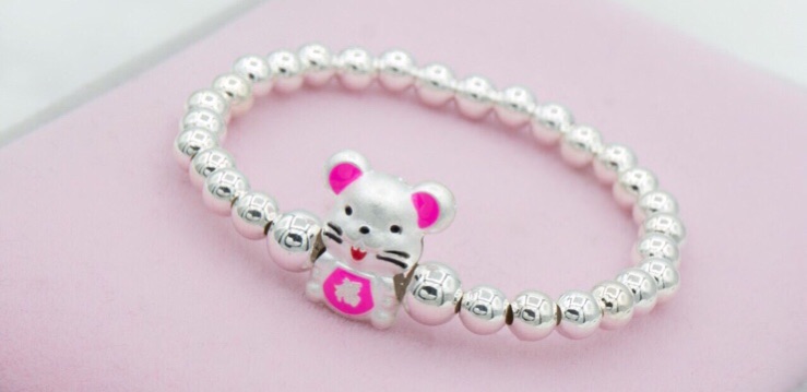 Vòng tay chỉ đỏ may mắn con giáp năm bạc ta