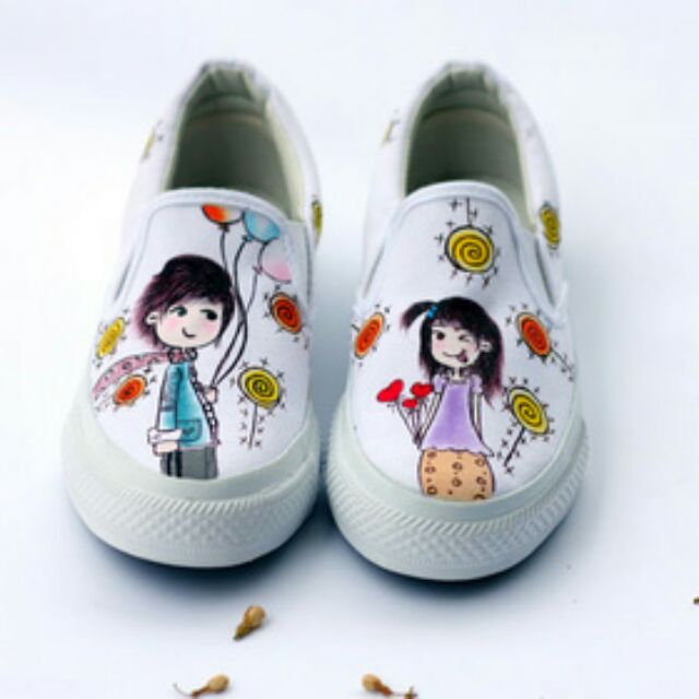 Giày vẽ tay đáng yêu ( các mẫu sắc trắng) | BigBuy360 - bigbuy360.vn
