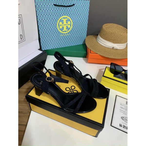 pl(VIDEO) Sandal Quai Mảnh 8p Gót Dẹp Mới Da Mềm Êm Fullbox Cao Cấp