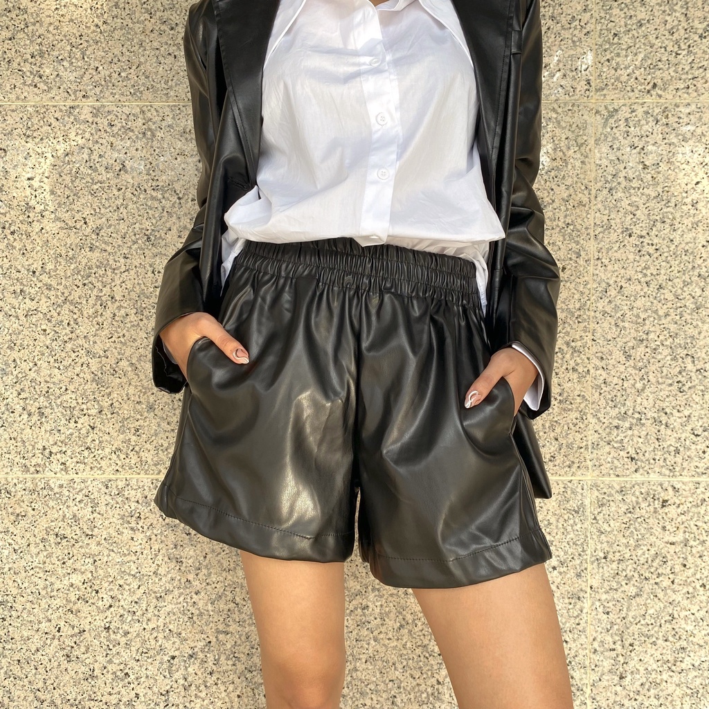 Quần shorts da đen cạp chun Mia Ritta Q387