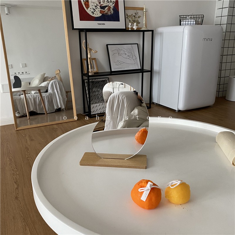 Gương trang điểm để bàn thiết kế đơn giản tiện dụng