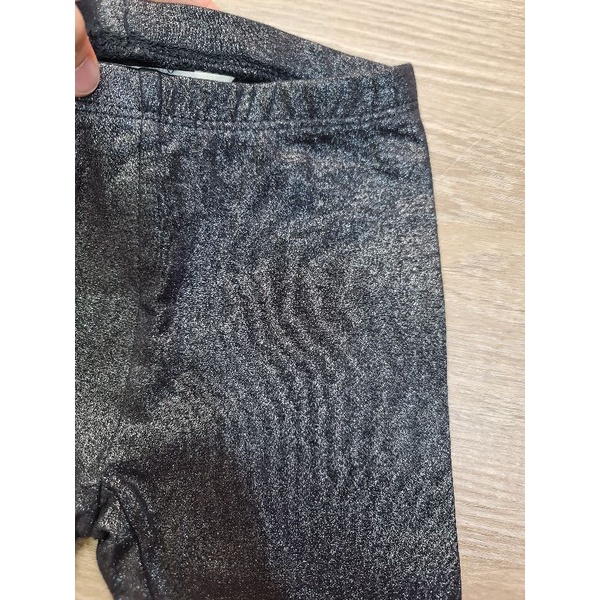 Quần legging giả da bé gái hiệu H.&amp;.m ( Em còn 12-13kg )