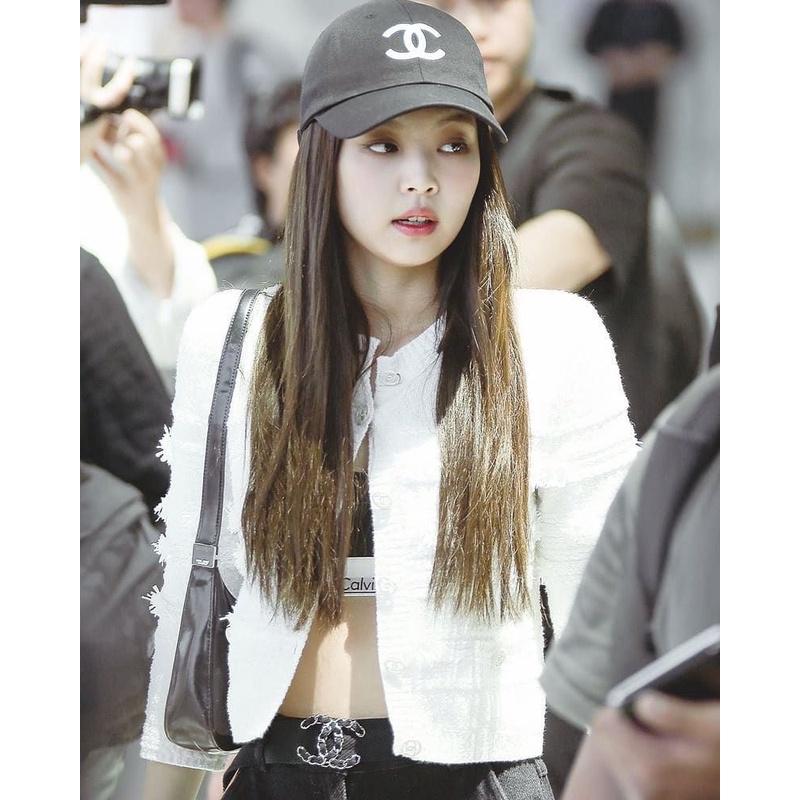 Nón Cha.nel Đen Jennie