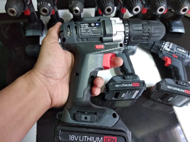 Máy khoan Ozito 18v