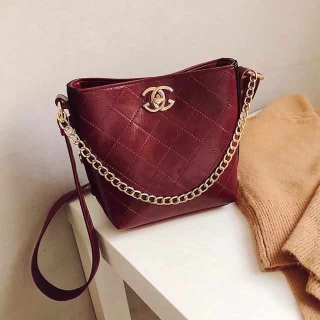 Có clip thật. Túi V quai xích A06