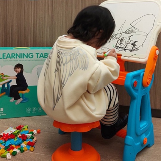 Bàn lego cho bé kèm bảng vẽ cho bé 2 in 1, bàn lắp ráp đồ chơi kèm vẽ gồm 88 chi tiết xếp hình