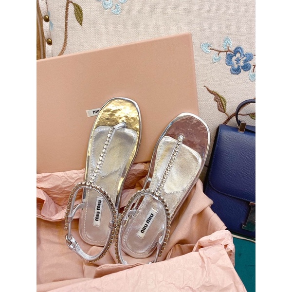 Sandal xỏ ngón cho nữ Miu Miu da thật cao cấp dây mảnh đính đá sang trọng