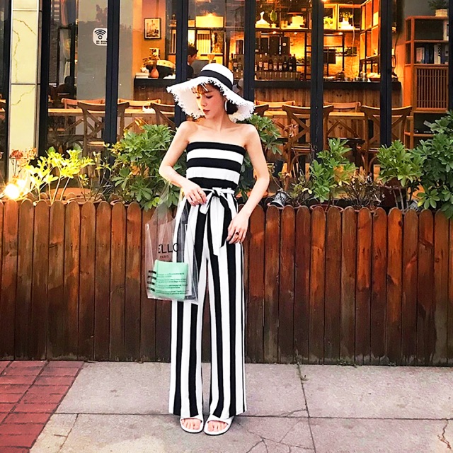 🏁Jumsuit sọc trắng đen🏁