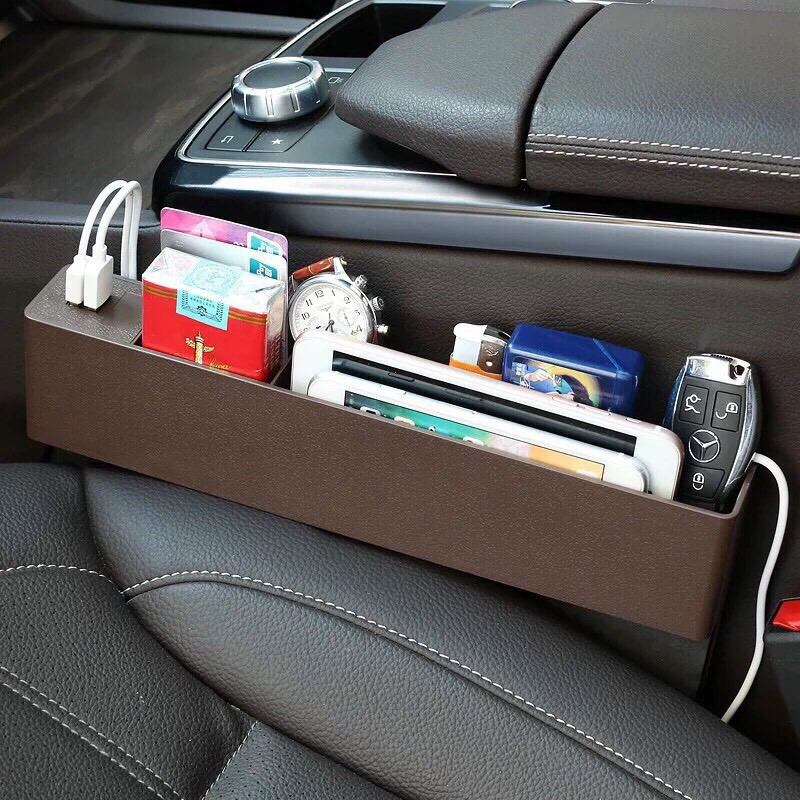 hộp để đồ khe ghế  xe oto có sạc pin tiện dụng