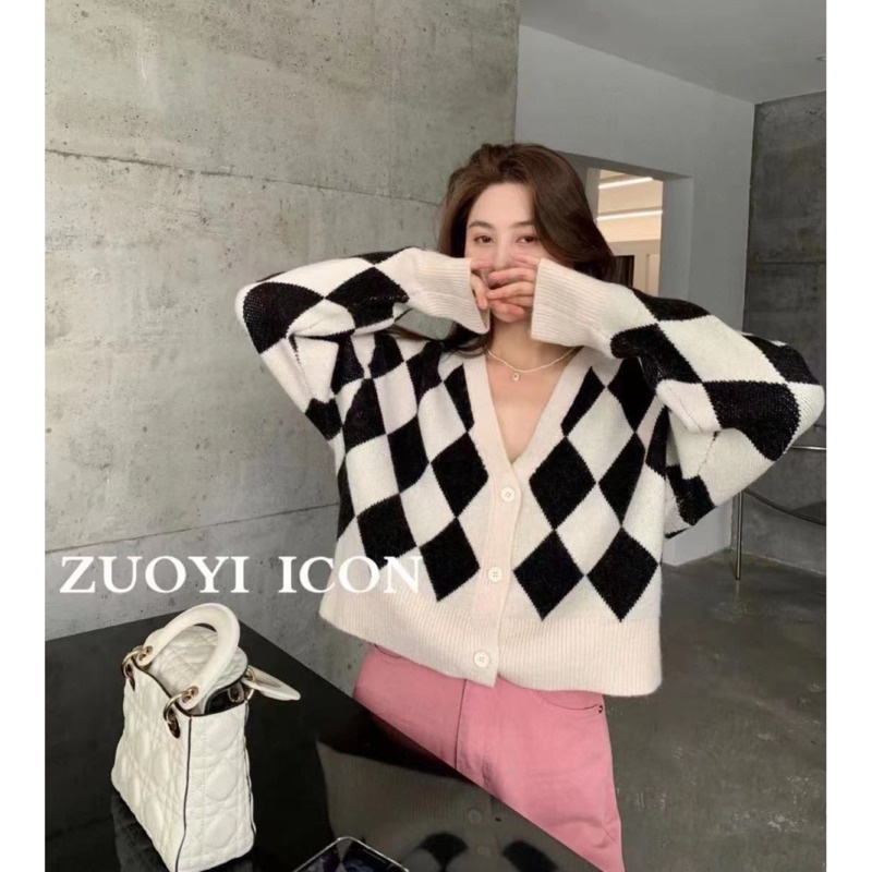 Áo khoác cardigan cổ chữ V tay dài dáng rộng họa tiết caro tương phản phong cách Hàn Quốc