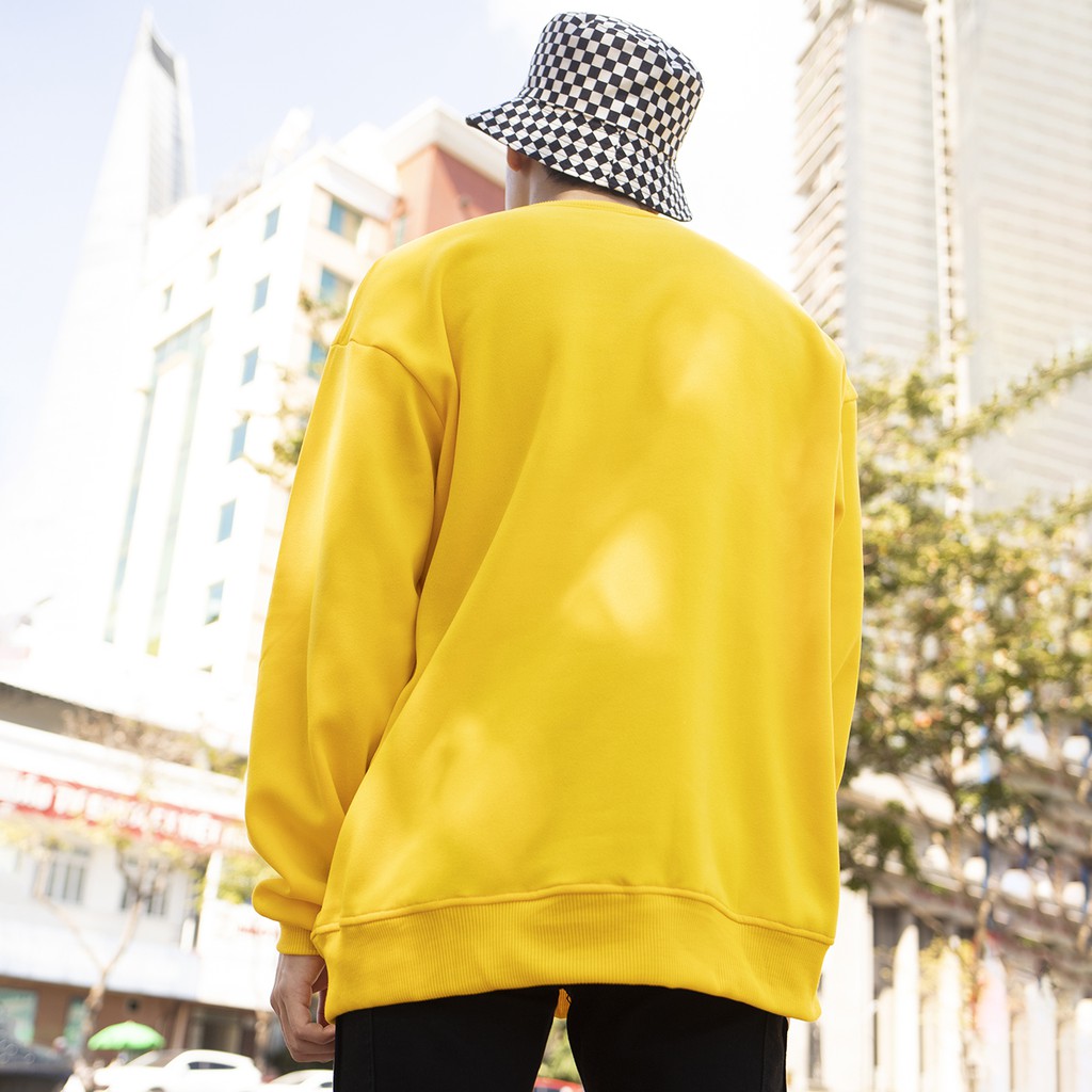 Áo Tay Dài Sweater Logo Thêu Chữ Champion To sắc nét Chất Liệu Cotton Màu Vàng