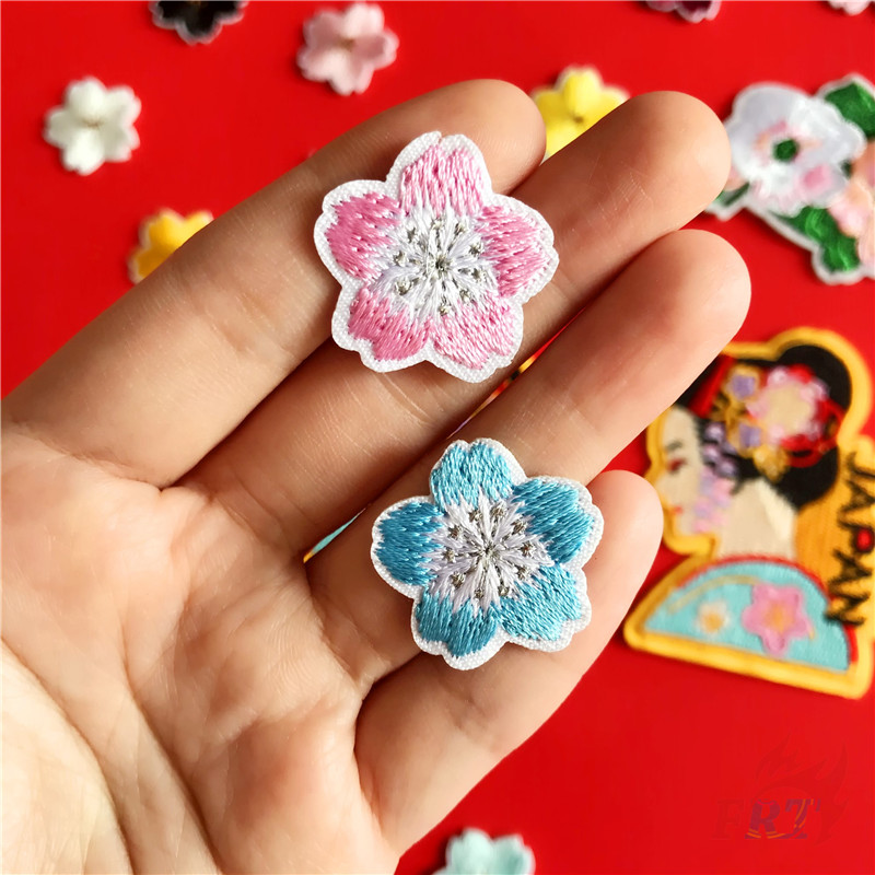 Huy Hiệu Ủi Áo Kiểu Dáng Kimono Dễ Thương