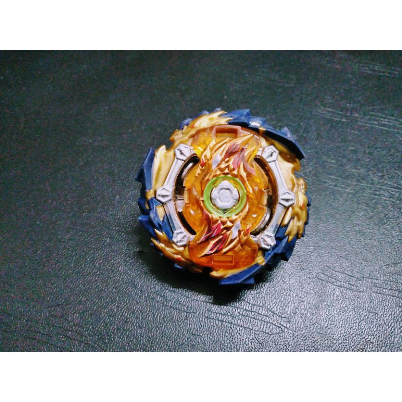 Con quay đồ chơi Beyblade B-139