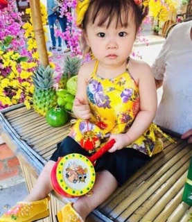 Váy len Huyền trang
