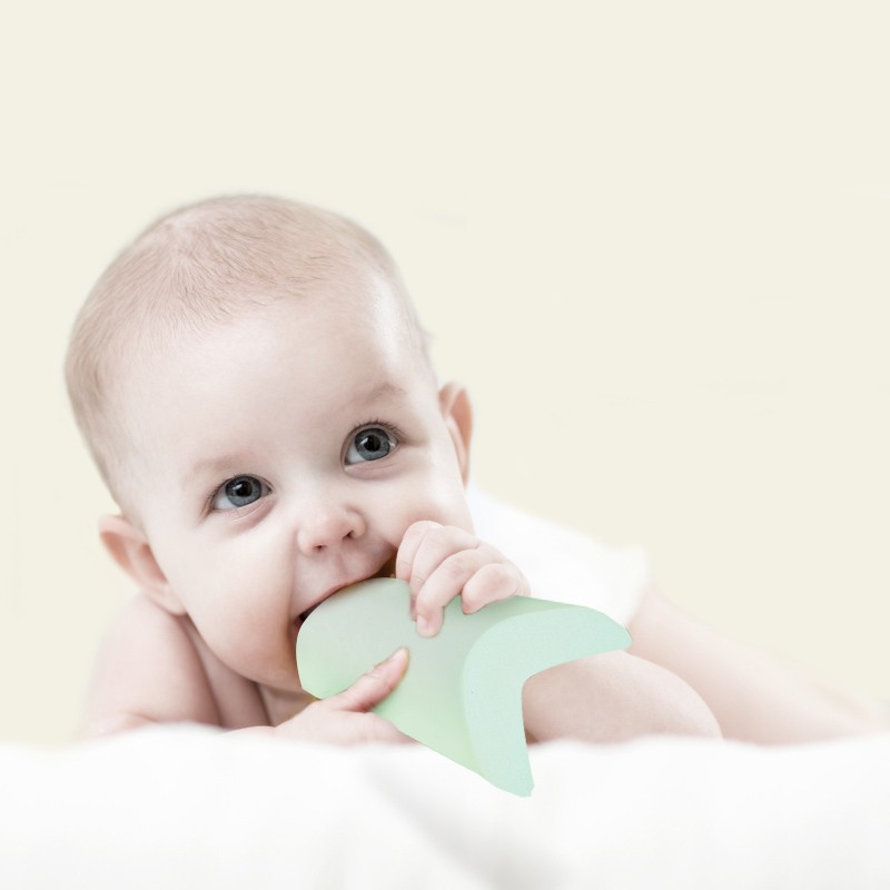 Cuộn mút xốp cao su 200cm + băng keo 2 mặt bọc mép bàn an toàn cho bé