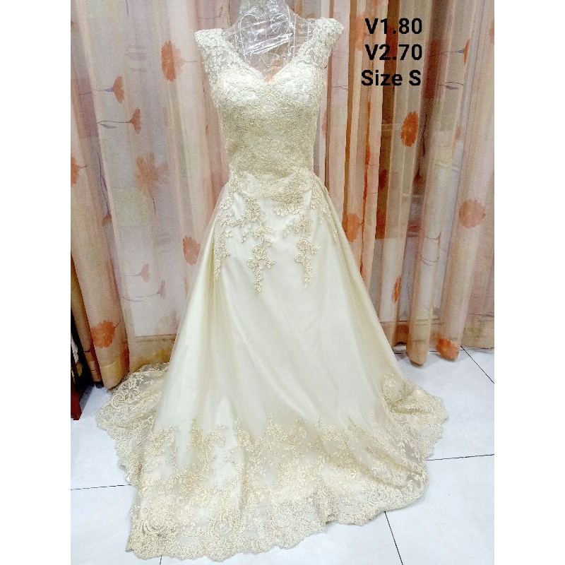 thanh lý váy cưới 02