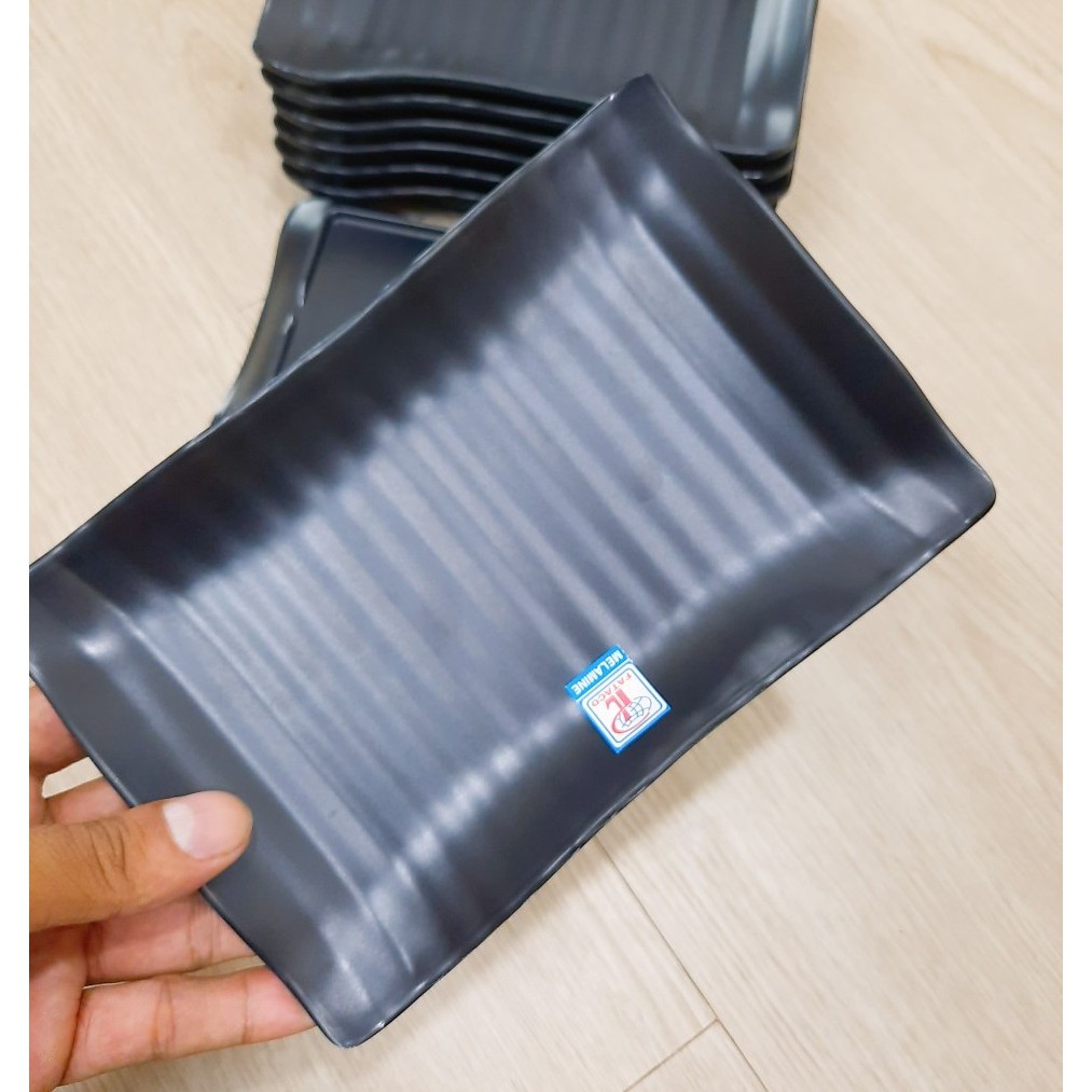 Dĩa Nhựa Melamine Đen Nhám Hình Chữ Nhật