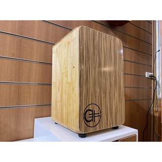 Trống cajon t7a-v2022 có cần gạt kim loại