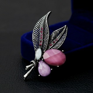 Cài áo cành hoa tím đính đá