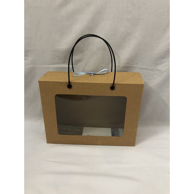 Hộp giấy gấp mặt kiếng có quai xách 21 x 28 x9,2 cm/hộp