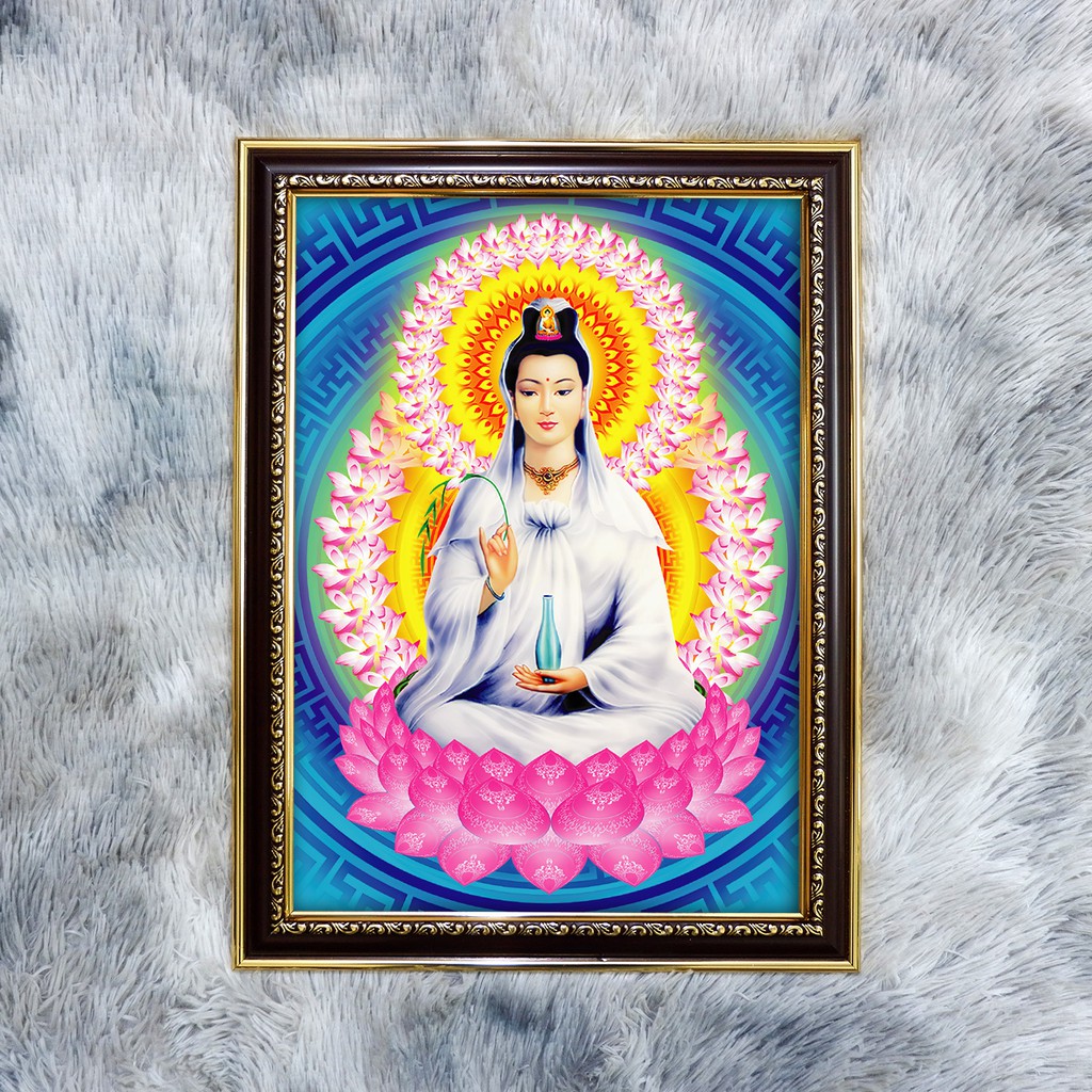 Tranh Quan Âm Bồ Tát 36x48cm bằng vải phủ bóng khung composite xịn xò.