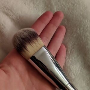 cọ phấn nền sang trọng IT COSMETICS