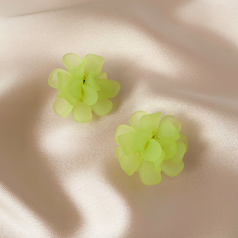 Bông tai hình dáng độc đáo nữ tính