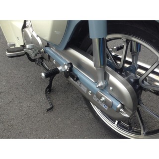 Bộ gác chân kiểu cho xe Cub đời mới.