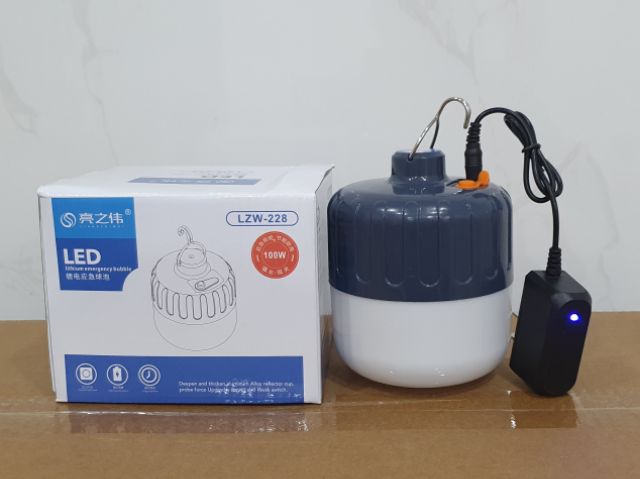 Bóng đèn led tích điện 100W dùng 6h đến 8h.