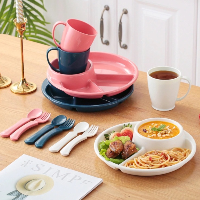 Bộ Dụng Cụ Ăn Gồm Tô Muỗng / Nĩa Bằng Nhựa Chia Ngăn Chống Nóng Dành Cho Bé