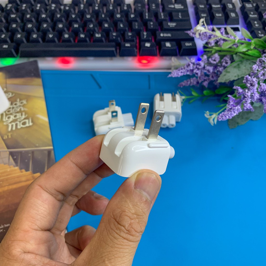 Đầu cắm cho sạc Mac, tablet táo, máy tính bảng dạng 2 chấu chân dẹt , gập ( loại zin new 98% )
