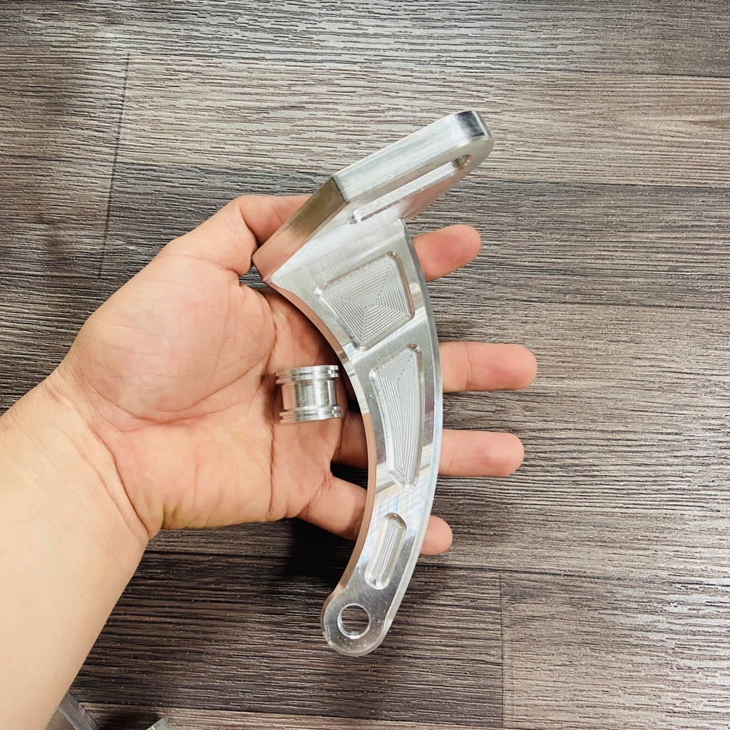 Bát giữ má đùm CNC sử dụng xuống thắng đùm cho gắp sau đĩa, gắp nhôm CNC xe EXCITER 2010, 2011, 150CC