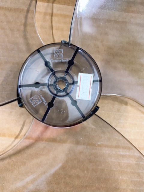 Cánh quạt vinawind sải 300mm cánh chinghai chốt ngang 400mm