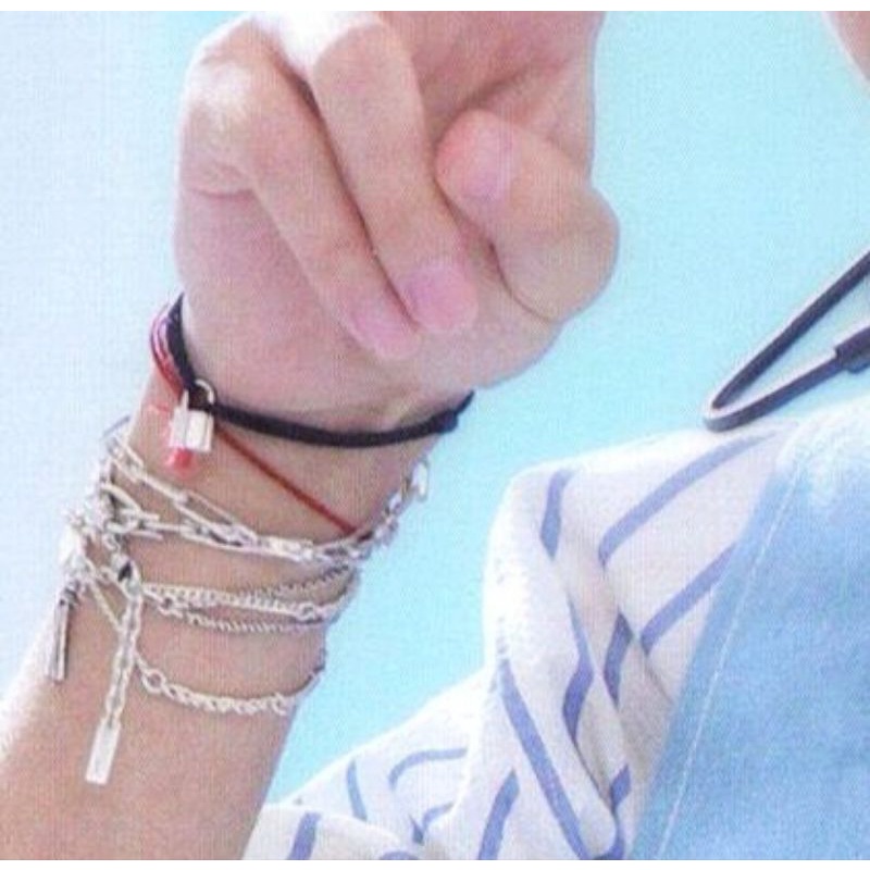 Vòng tay ổ khóa Cheap Moment Kim Taehyung