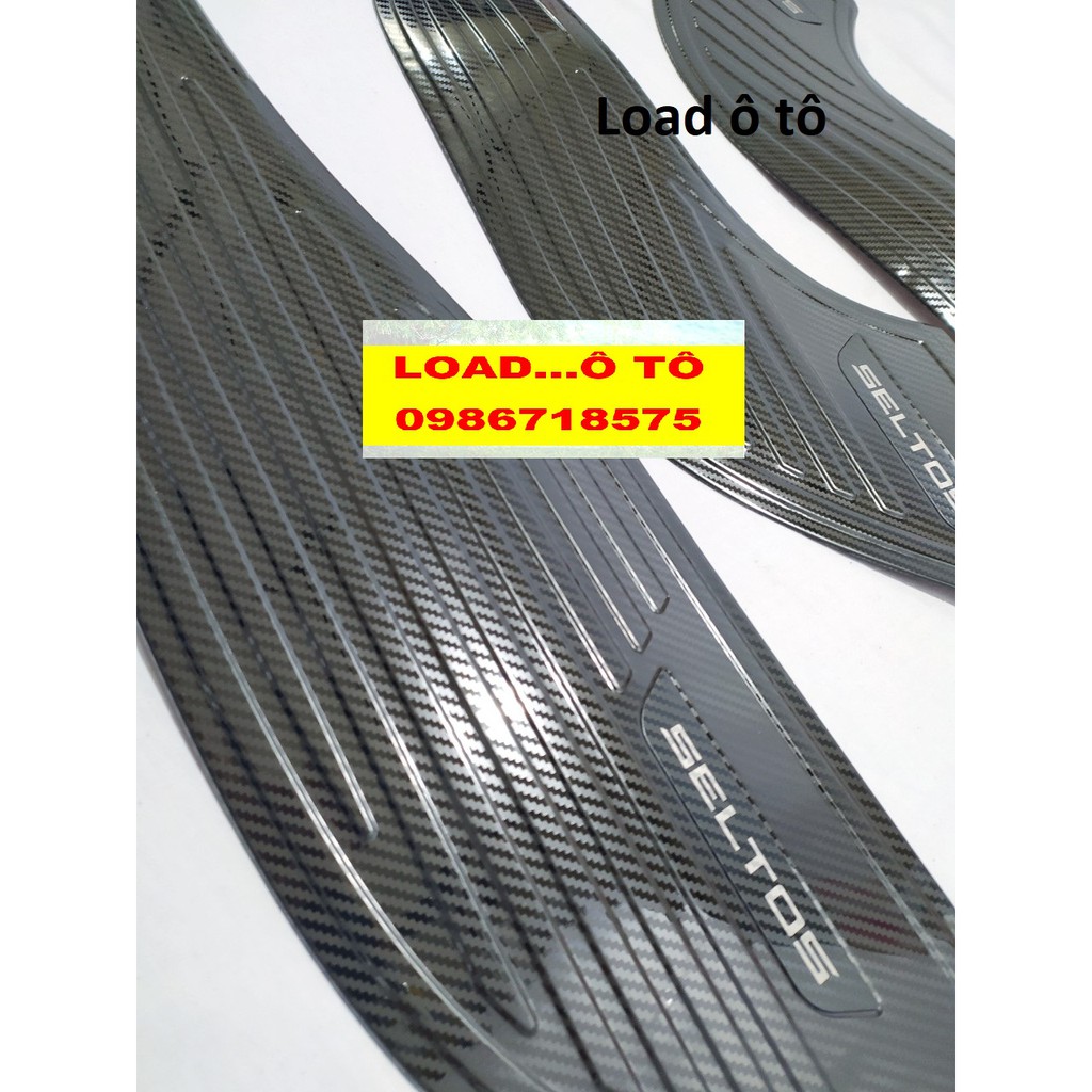 Ốp Tapli Cánh Cửa KIA Seltos 2023-2020 Vân Carbon Cao Cấp