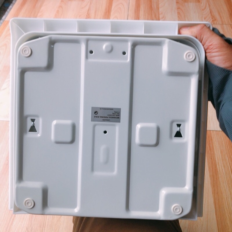 Cân sức khỏe Lock&amp;Lock tải trọng tối đa 120Kg màu trắng ENC536WHT