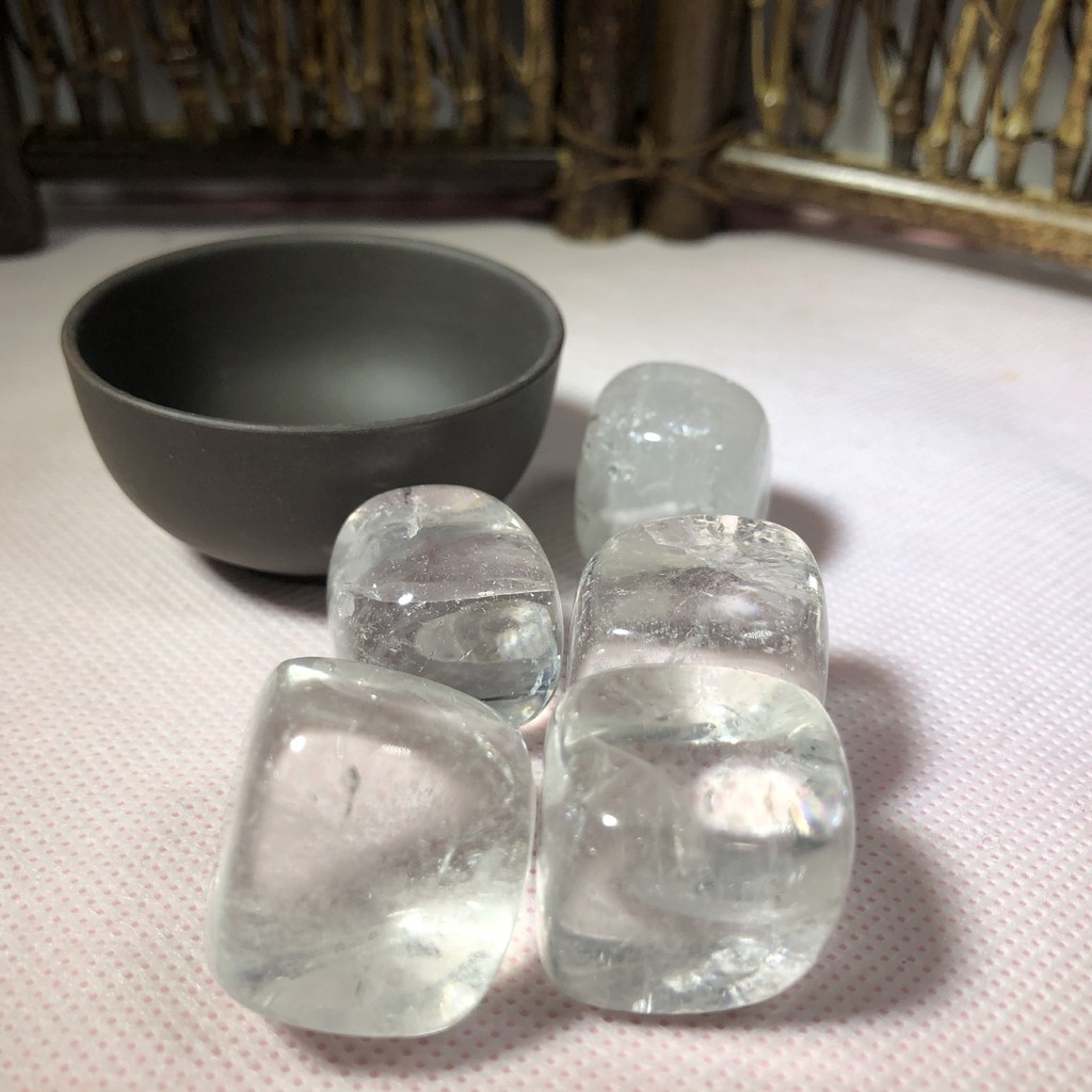 Viên đá thanh tẩy Clear Quartz C11 phong thủy chơi tarot