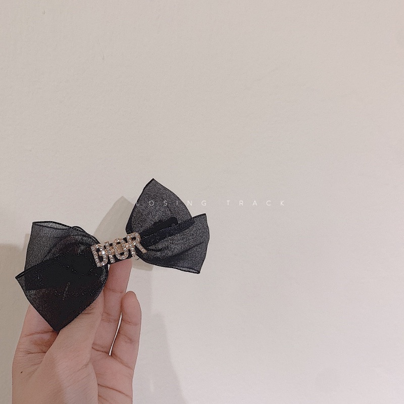 Nơ kẹp tóc voan đơn giản đính chữ đá sang chảnh N46