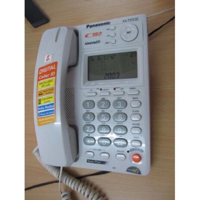 Điện thoại để bàn Panasonic KX-T37 CID