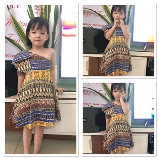 Váy lệch vai