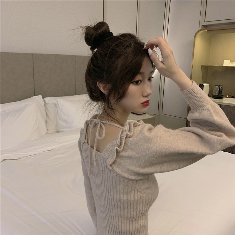 Áo len tay phồng phối nơ ngực cổ vuông