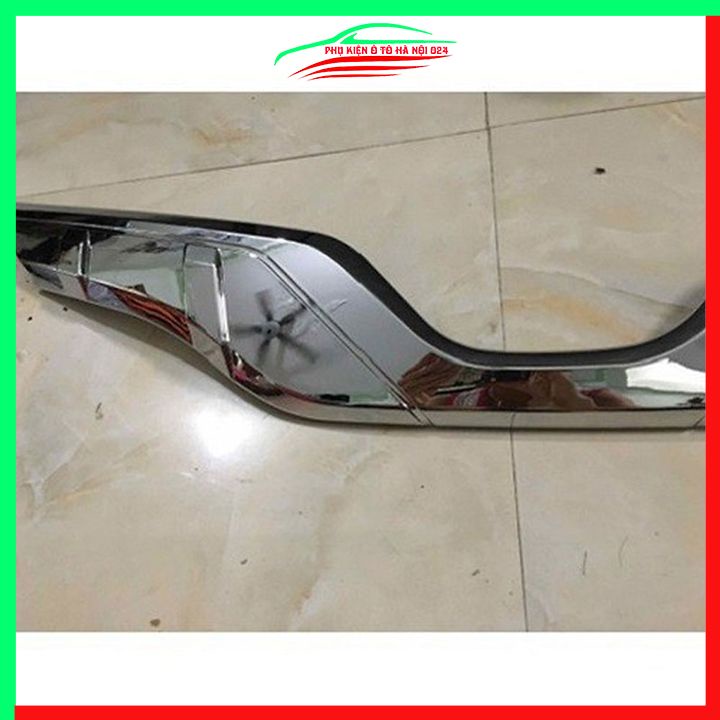 Ốp trang trí mặt ca lăng, calang Camry 2019-2020 ốp phía dưới nắp capo trang trí làm đẹp xe