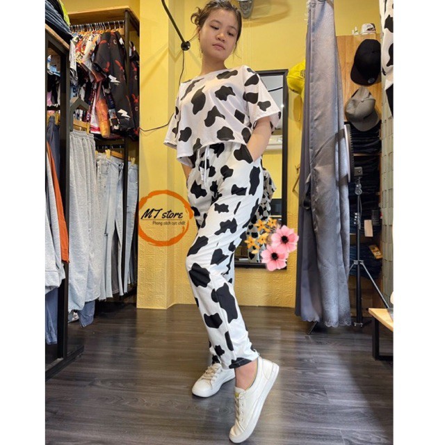 Quần Bò Sữa Ống Suông From Rộng Dáng Jogger In Họa Tiết Loang Bò Sữa Có Dây Rút Gấu Phong Cách Ulzzang | BigBuy360 - bigbuy360.vn
