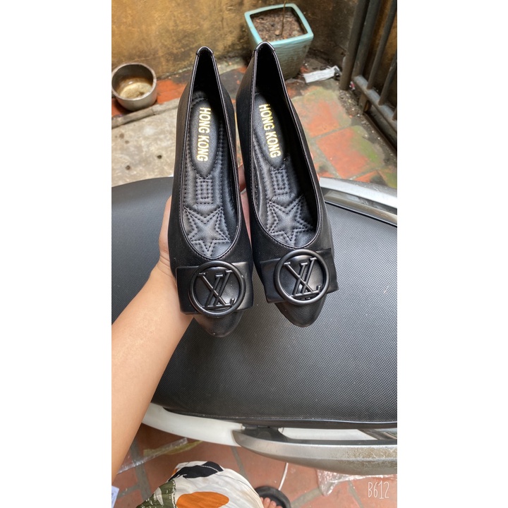 Giày búp bê mũi nhọn da mềm phối khóa êm chân mã B64