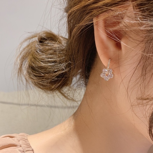 Bông tai mạ bạc 925 hình hoa mận đính đá thời trang