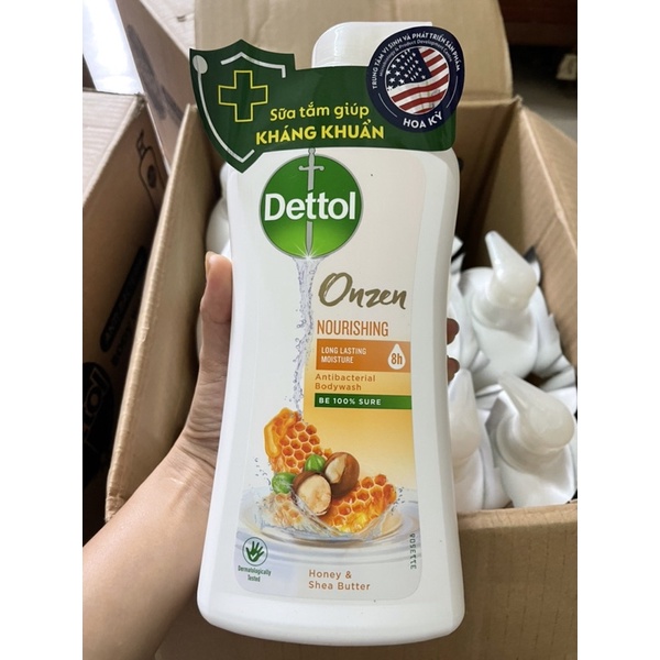 SỮA TẮM DETTOL KHÁNG KHUẨN VÀ DƯỠNG THỂ  950G