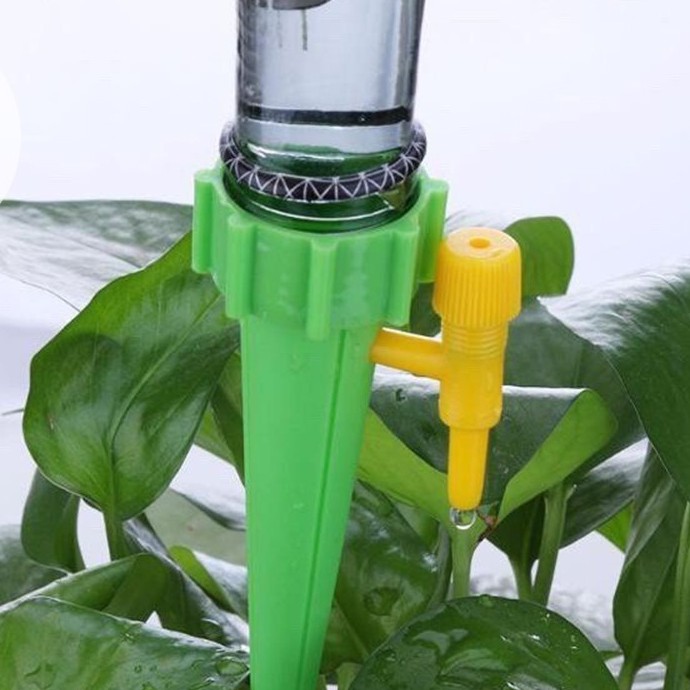 Vòi tưới cây nhỏ giọt tự động gắn chai nhựa tiện lợi